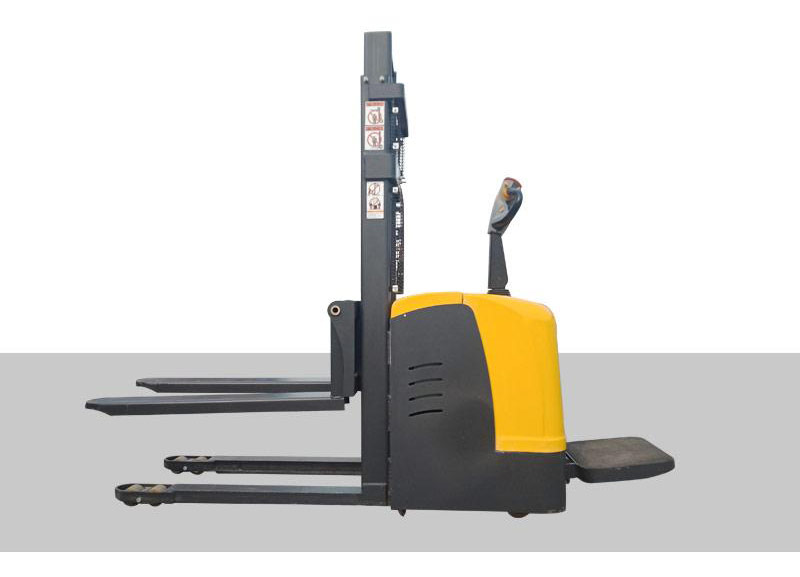 stacker forklift 3