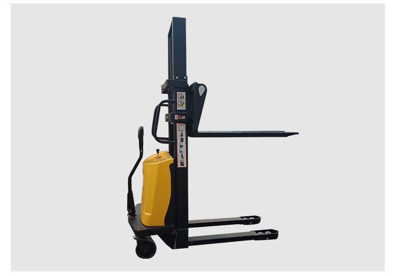 semi electric stacker 2