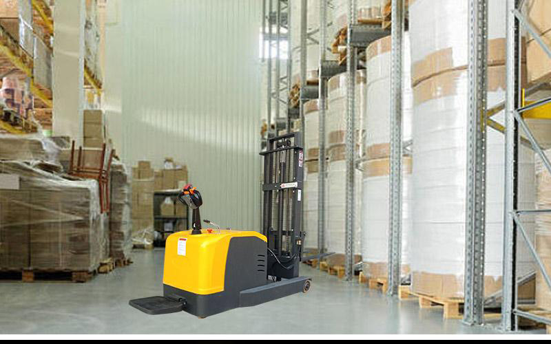 mini pallet stacker 2