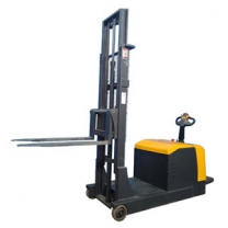 1.5-ton counterweight stacker without support legs raised 1.6M