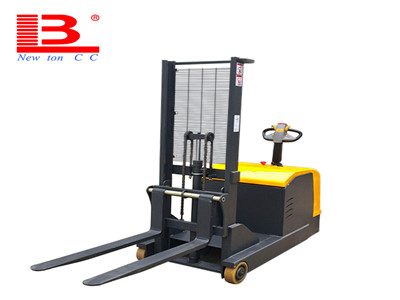 stacker forklift 1