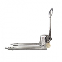 Anti-corrosion stainless steel truck for low temperature environment