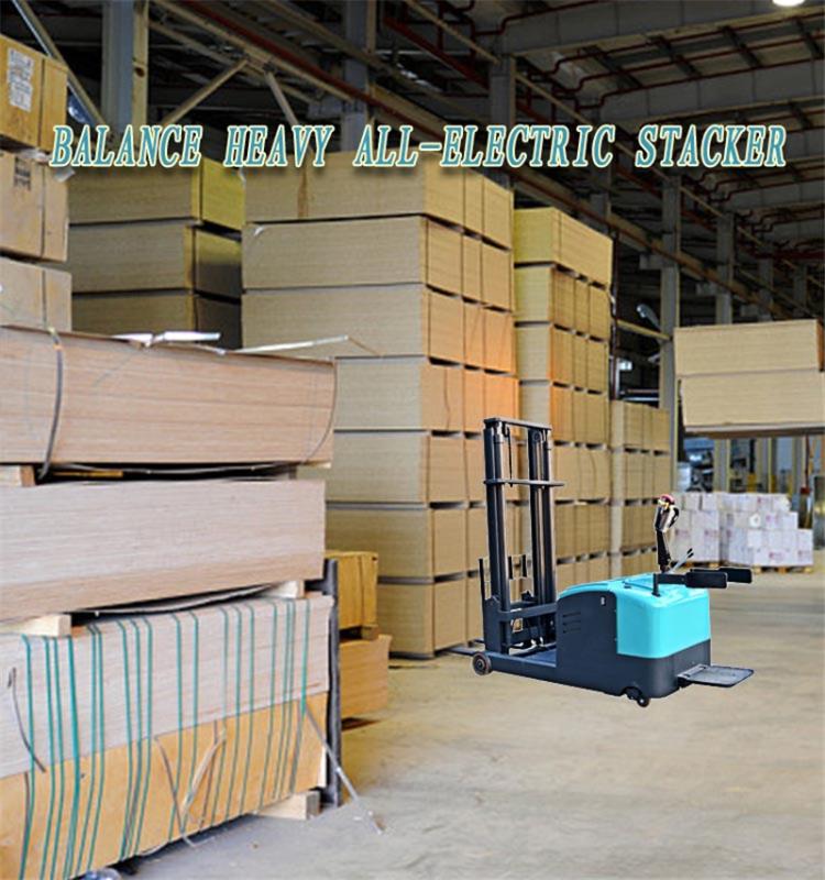 straddle stacker forklift 3