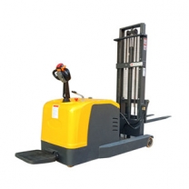 2T economy reach lift truck 210AH high power battery reach forklift for sale