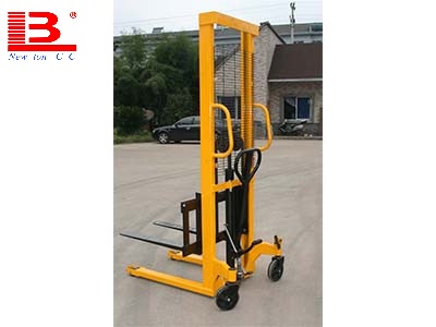 manual hydraulic stacker
