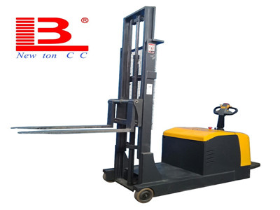 Pallet stacker truck