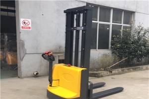 How to maintain the?pedestrian pallet stacker?