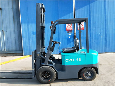 lift truck manufacturers