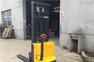 Knowledge of pallet stackers manufacturers processing forklift brakes