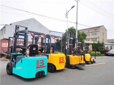 electric forklifts
