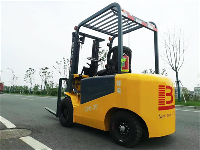 electric forklifts