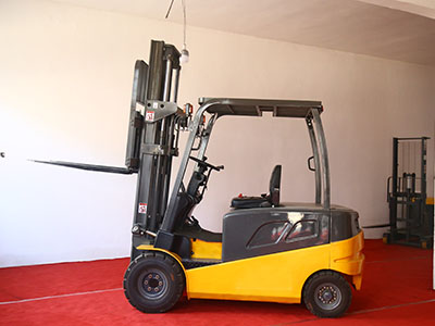 electric forklifts