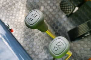 What are the wearing parts of small electric forklifts?