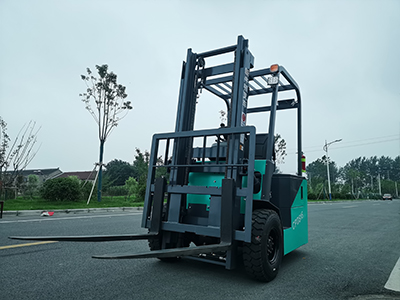 Small electric forklifts