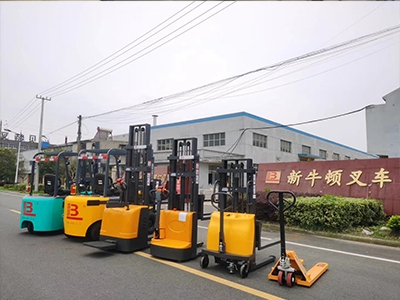 Electric forklifts