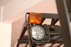 How many kinds of safety light are there for full?electric forklift? 