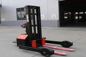 What are the common faults of the reversing valve of the portable pallet stacker