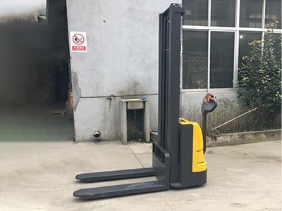 electric stacker