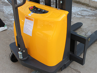 self loading pallet stacker