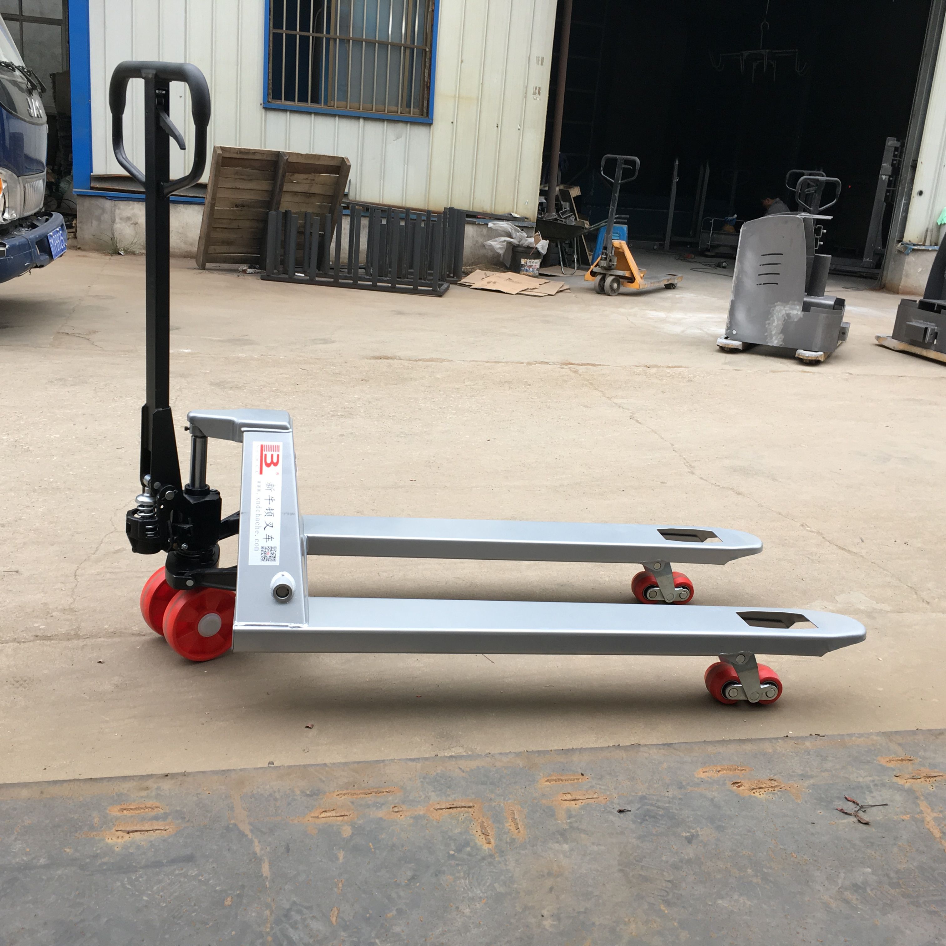 manual pallet jack