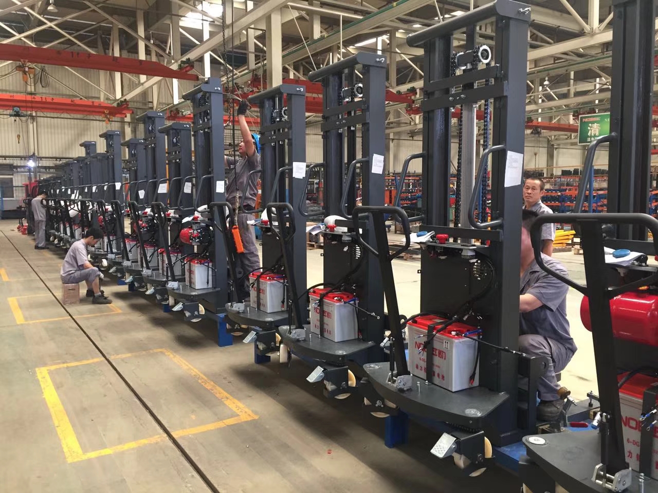electric forklift