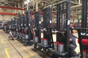 How to solve the oil leakage of multi way directional valve of electric forklift