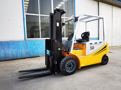 electric forklifts