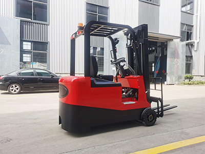 electric forklift