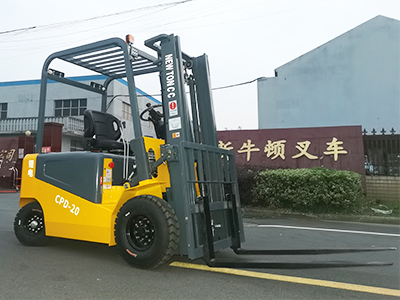 electric forklifts