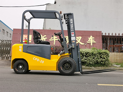 electric forklifts