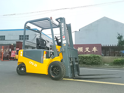 electric forklifts
