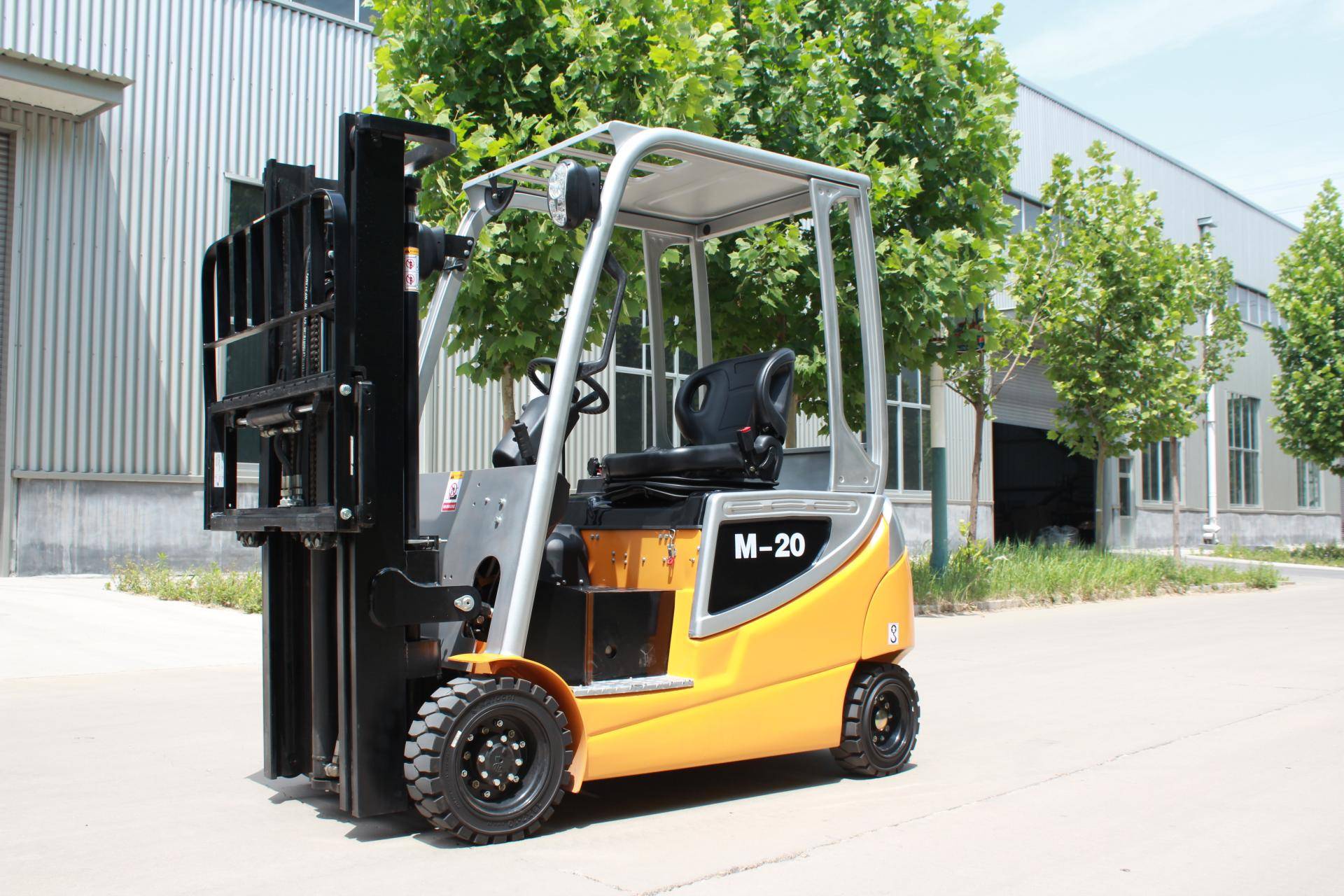 Four-wheel forklift manufacturers