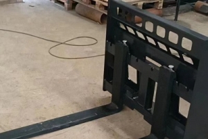 Precautions for routine maintenance and replacement of forks and chains