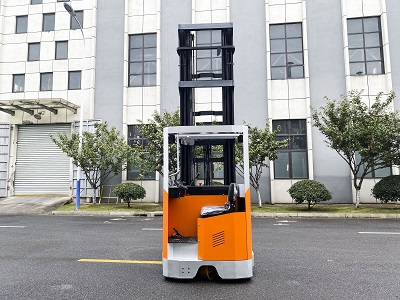 Reach electric forklifts