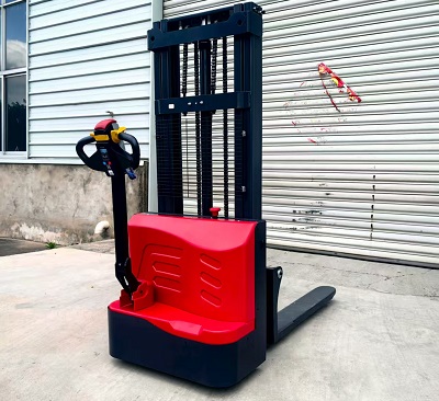 Step by Step Stability — A Guide to Pedestrian Stackers Operation Management